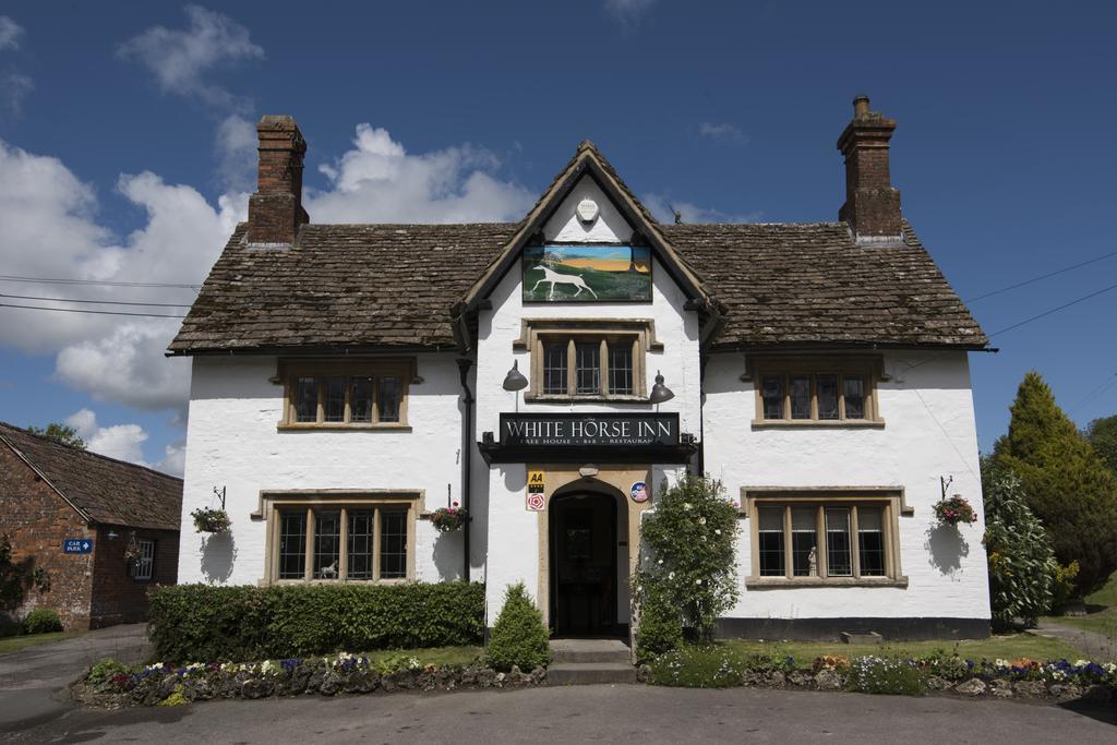 The White Horse Inn Calne Exterior photo